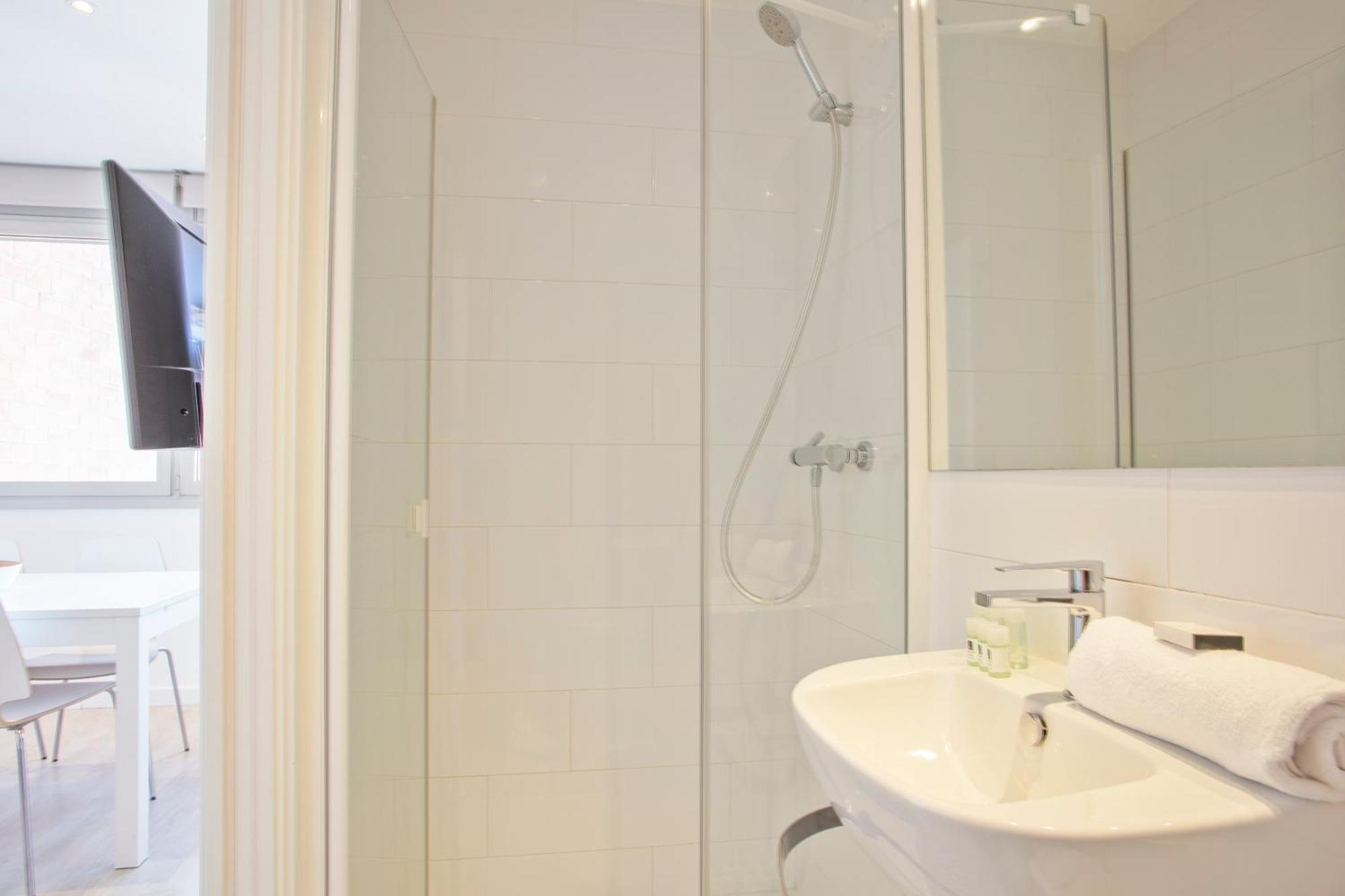 Bcnstop Sant Pau Suites บาร์เซโลนา ภายนอก รูปภาพ